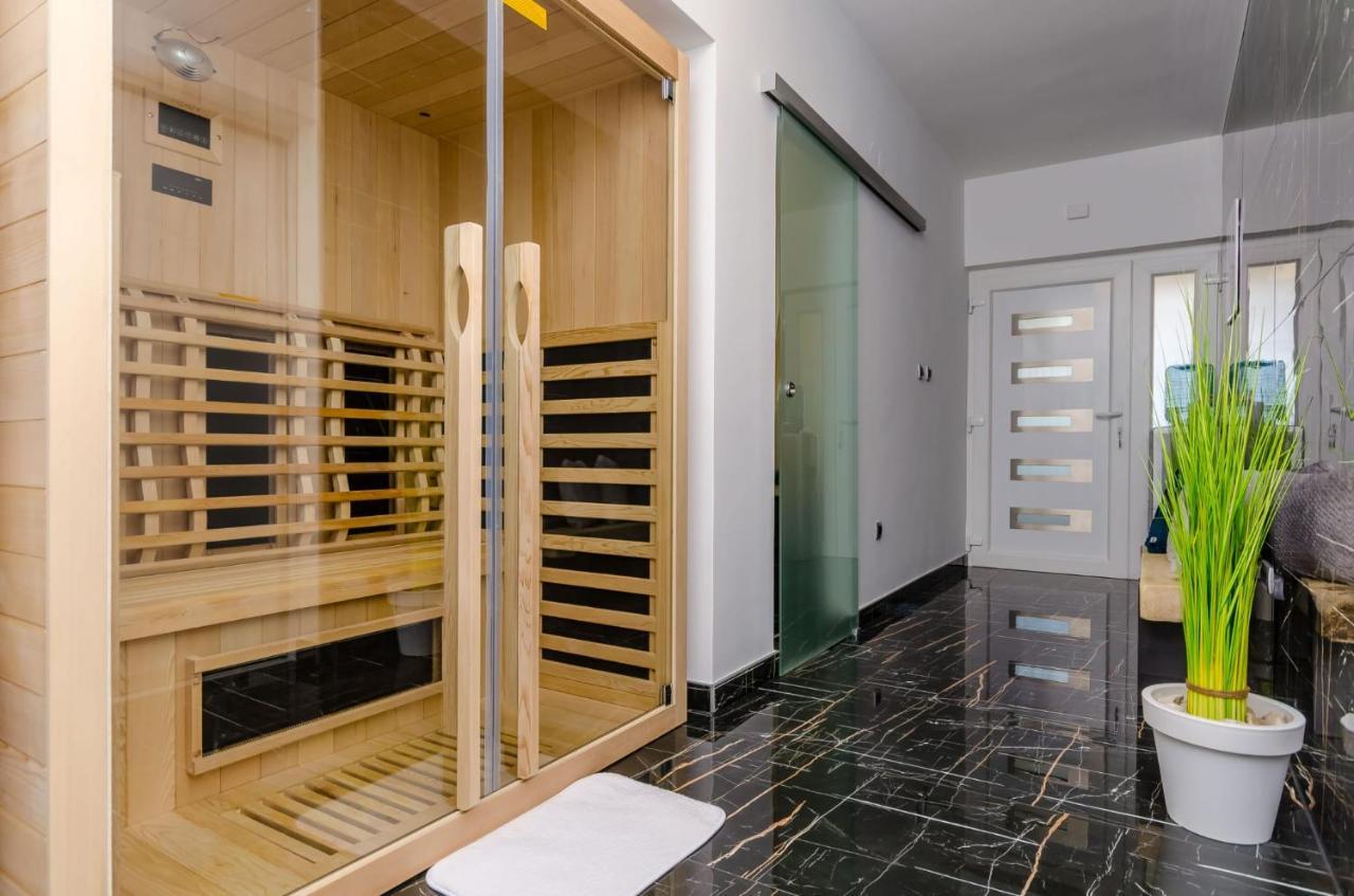 Deluxe Double Room With Sauna And Pool Kaštela Exterior foto